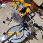 may cua goc Dewalt