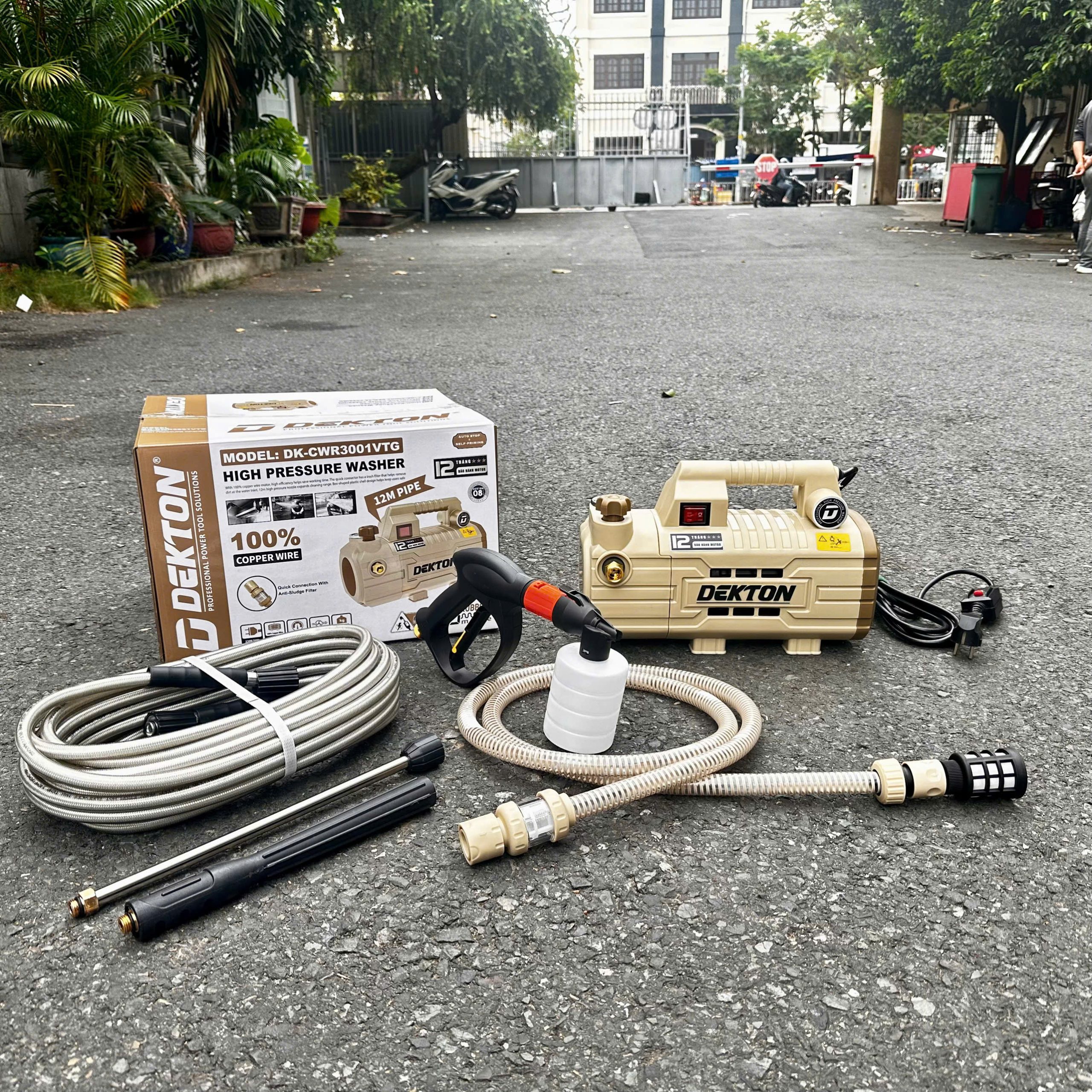 MÁY XỊT RỬA XE MINI DEKTON DK-CWR3001VTG