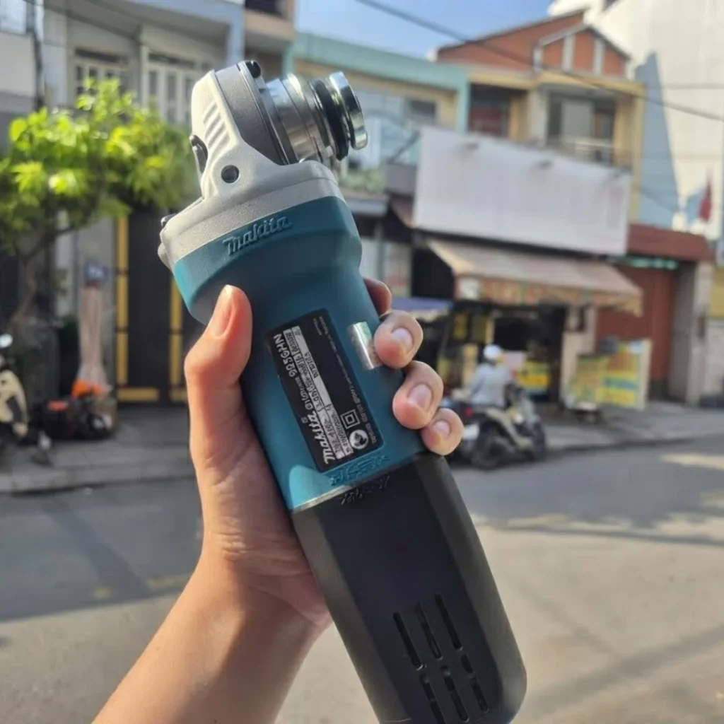 may mai makita ()